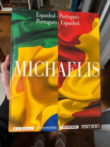 Vendo esses dois livros de espanhol e português e o livro boa mesa