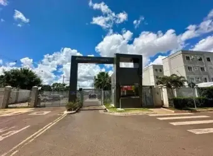 Apartamento semimobiliado