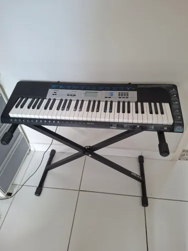 TECLADO CASSIO EM ÓTIMO ESTADO