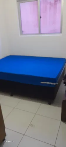 Cama box excelente estado.