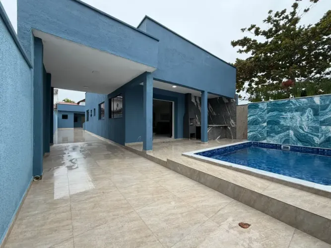 Casa nova com piscina no Bairro Maria Helena Novaes em Peruíbe para venda com 4 quartos