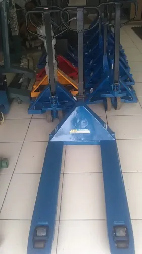 Paleteira 2 ton, reformada de 1450,00 por 1000,00