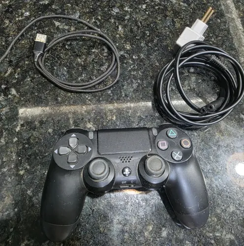 PS4 Slim 1TB + Controle Original Sony + Cabos