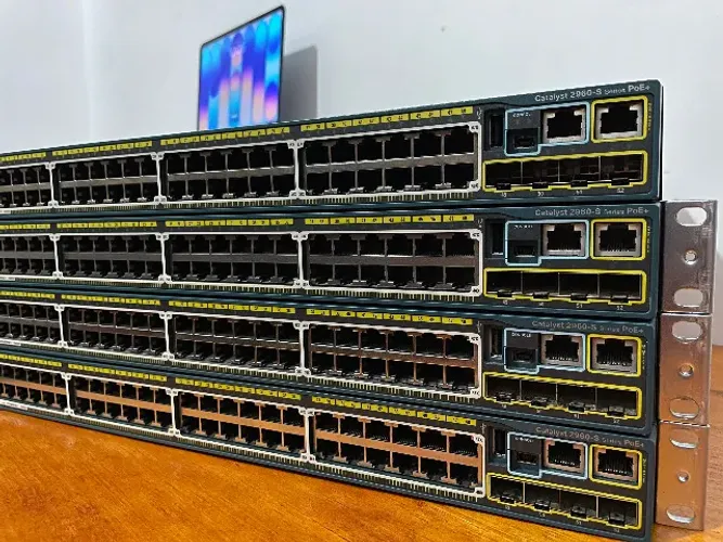 Switch Cisco Catalyst 2960S 48 Portas Gigabit PoE+ - 740W - FlexStack - Revisado