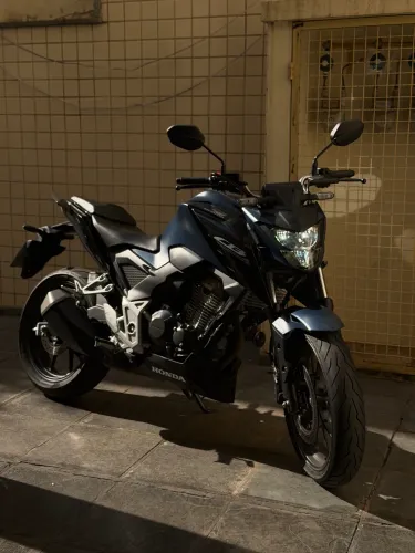 CB300 3mil km NOVA 