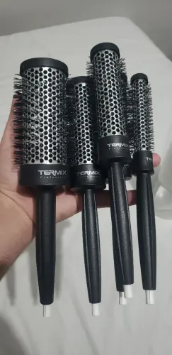 Kit de 5 escovas profissionais<br>Usado apenas 1 vez<br>Aberto a negociação. Faço a entrega