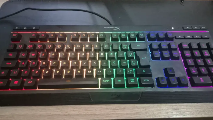 Teclado Hyper Alloy Core RGB