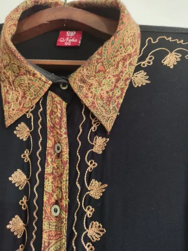 Túnica estilo árabe simples