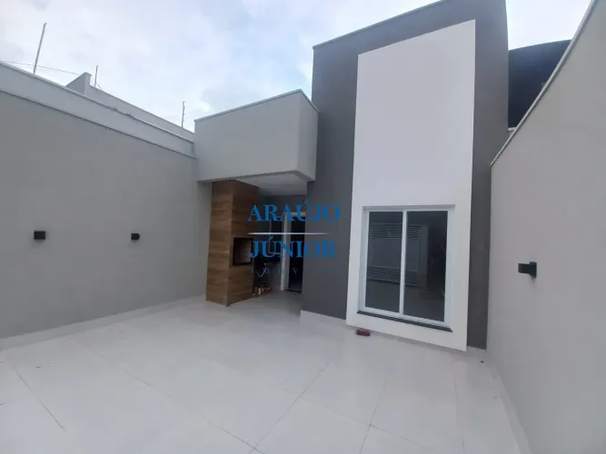 Casa com 2 Quartos e 1 banheiro à Venda, 86 m² por R$ 490.000