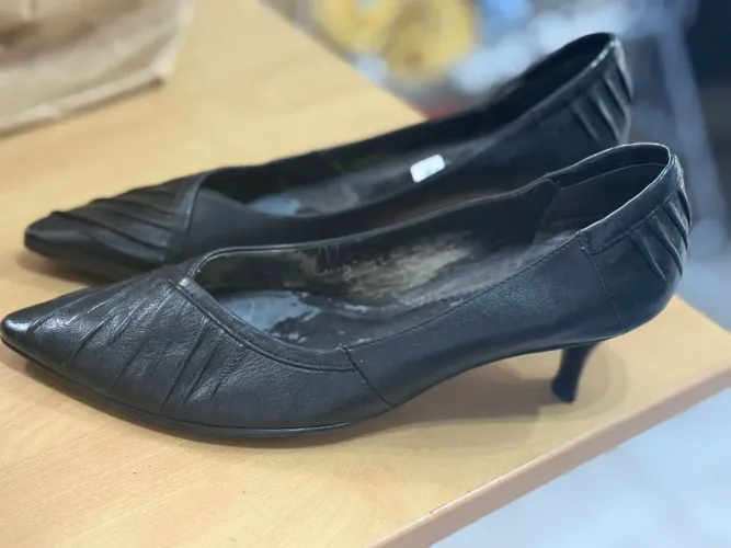 Scarpin preto Arezzo número 34