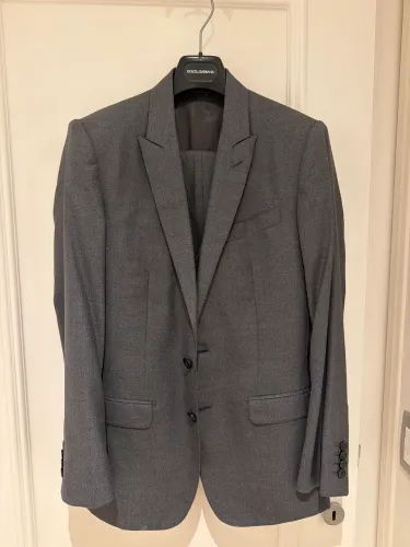 Terno Dolce & Gabbana cinza em perfeito estado