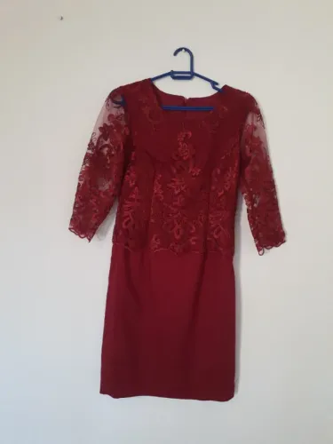 Vestido com abertura nas costas tamanho 40
