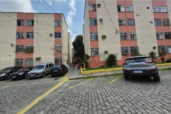 Oportunidade ! Apartamento 2 quartos em frente ao Metrô Tomás Coelho.