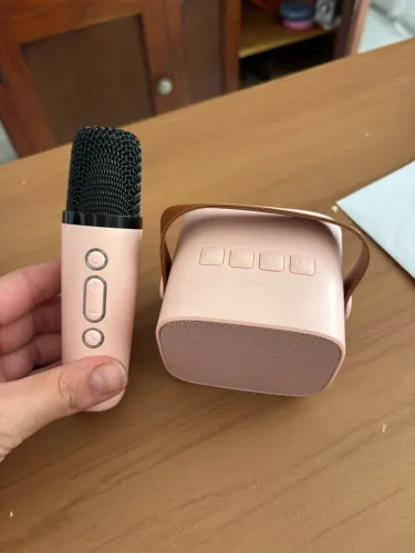 Mini karaokê e microfone rosa Imaginarium