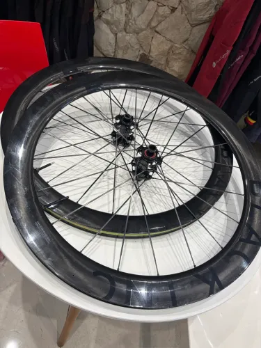 Roda carbono Black inc 48/58 20f