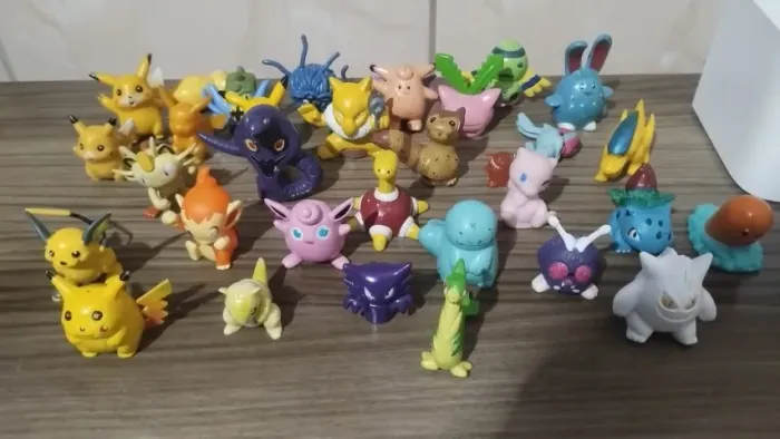 Lote miniaturas pokémon
