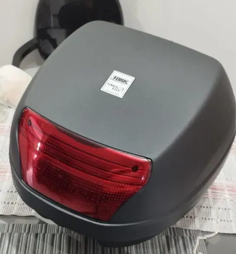 Vendo baú 28L pro tork