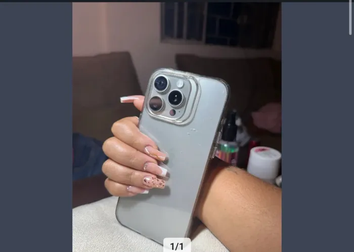 Vende-se iPhone 16 Pro Max 256 giga natural titânio - divido no cartão