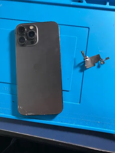 Iphone 13 Pro Max (retirada de peça) sem tela e bloqueio icloud