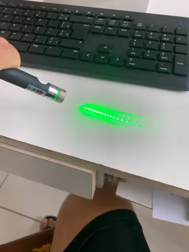 Caneta Laser Verde (Green Laser Pointer) em perfeito estado e funcionando 100%