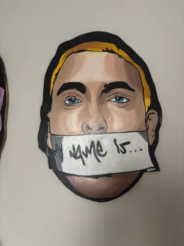 Pintura cabeça Djonga e eminem