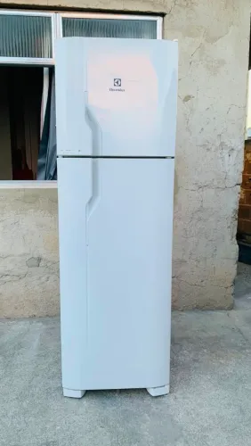 Geladeira Electrolux Duplex Frost Free 