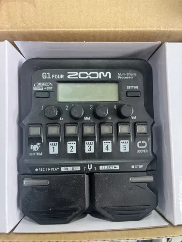 Pedaleira zoom g1 four