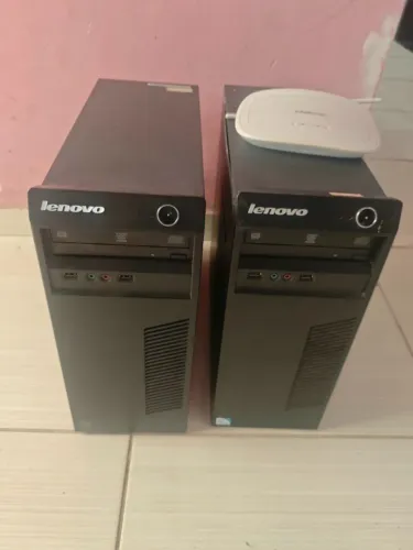 2 Computadores lenovo e um roteador