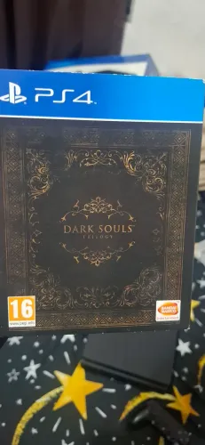 Dark Souls Trilogy PS4 Completa + Todas DLCs