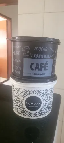 potes tupperware café e açúcar 55 reais os dois ,pouco usados