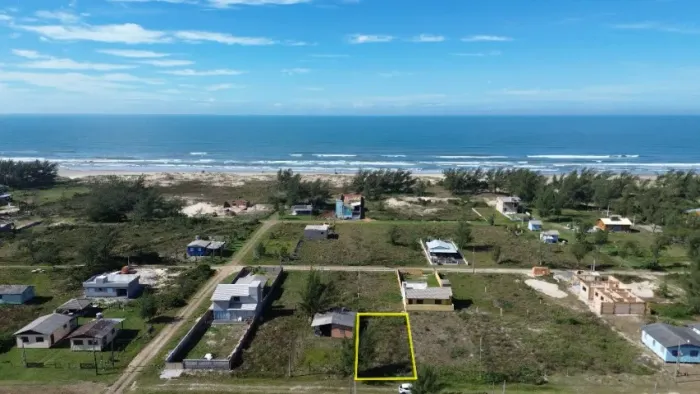 Terreno a 150 metros do mar na Praia do Arpoador
