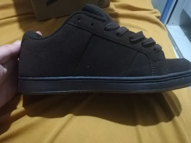 Tenis Etnies Marrom