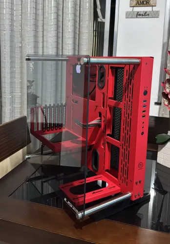 VENDO Gabinete Thermaltake Core P3 TG
