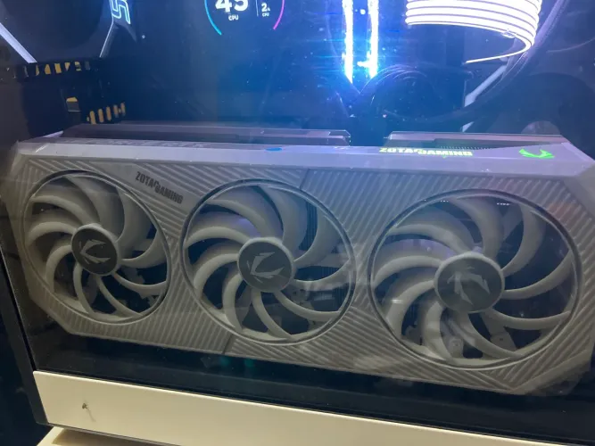 Rtx 5080 white zotac