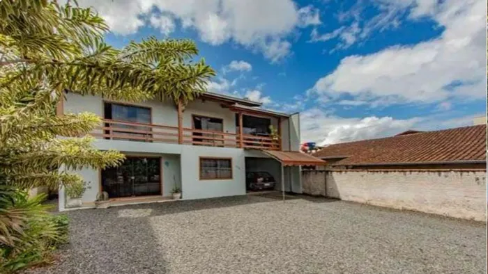 Sobrado em Rua Perdiz - Aventureiro - Joinville/SC