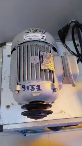 Motor elétrico trifásico de indução EBERLE B 90 L4 - 3.0 CV 380v <br>B 90 L4 - 2.2KW (3.0 CV)