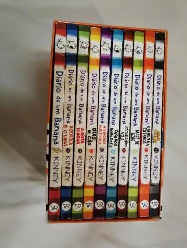 Box com 10 vol. Diário de um Banana $200,00. Em ótimo estado!