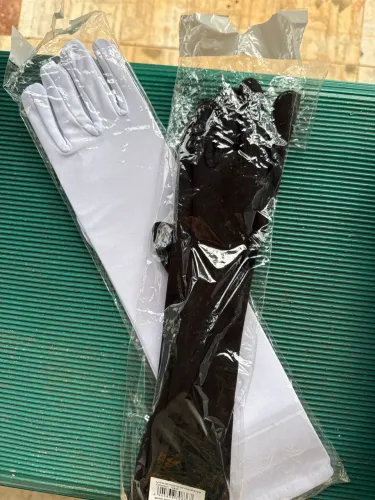 Par de Luvas Longas Branca e Preta para Festa ou Fantasia - Novas