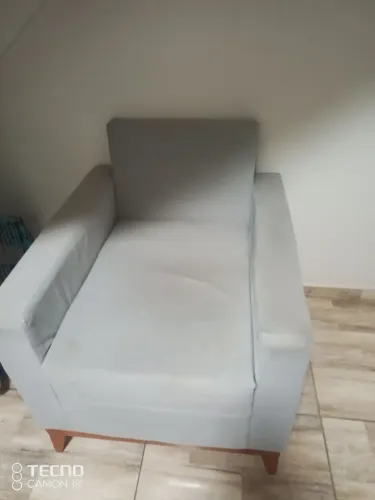 Vendo uma poltrona semi Nova 