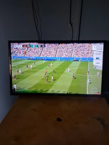 Vendo uma TV 32 polegada Samsung smart sem controle 