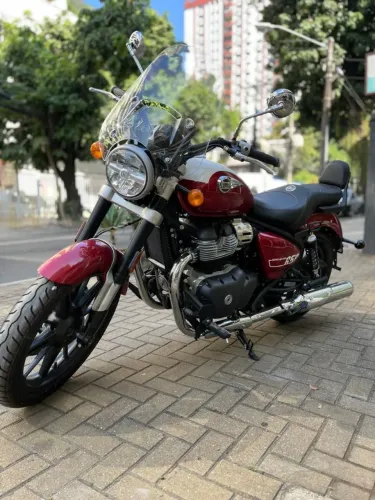 Super Meteor Celestial Red 650cc - Amanda