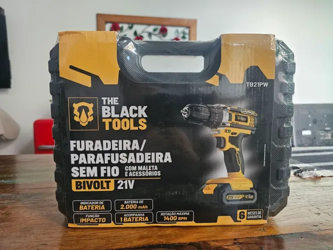 Furadeira e Parafusadeira de Impacto.