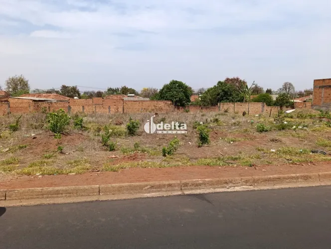 Área disponível para venda no bairro Shopping Park em Uberlândia-MG