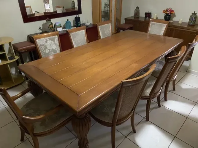 Conjunto de cadeiras de jantar em madeira maciça com estofamento em tecido floral
