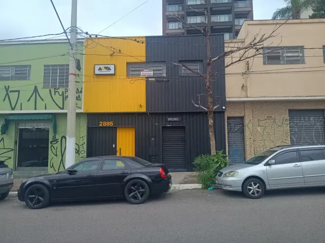 Ponto comercial/Loja/Box para aluguel possui 100 metros quadrados com 3 quartos