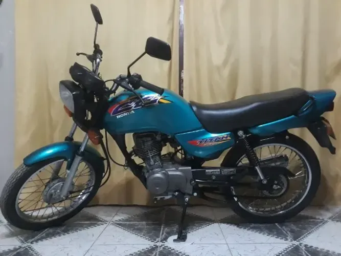 Raridade Absoluta, CG Titan praticamente zero, menos de 5 mil rodados tudo original real