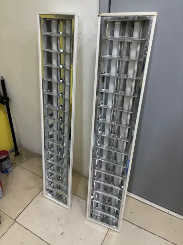 Vendo Luminária de Embutir com Lâmpada 