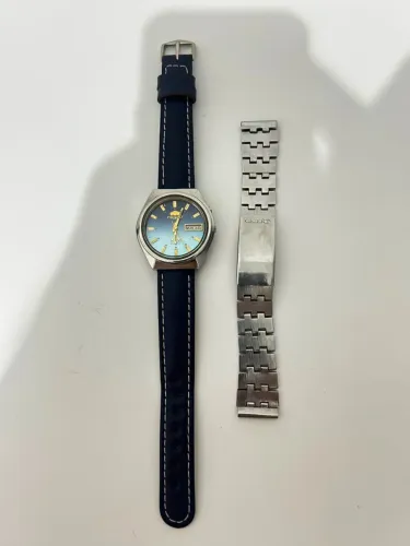 Orient 3 Estrelas Automático - Clássico Vintage com mostrador azul degradê