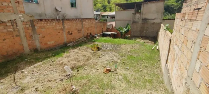 Lote de 200m² à venda no Jardim Vitória