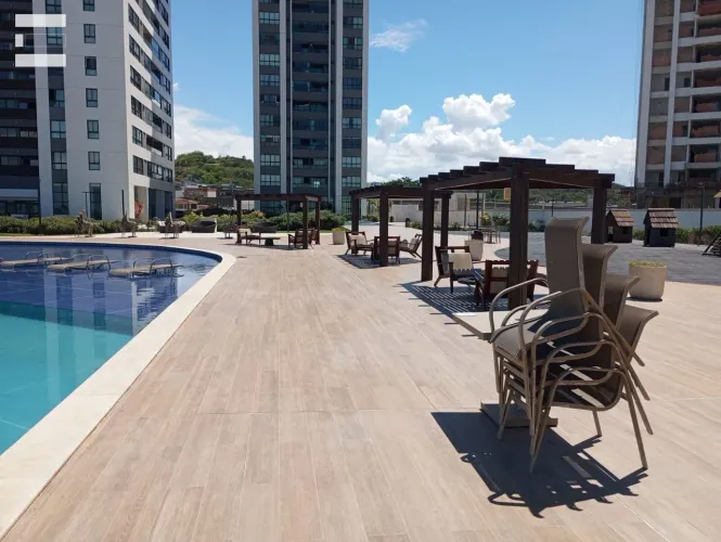 Apartamento para locação no Condomínio Evolution, localizado à beira-mar de Jacarecica.
